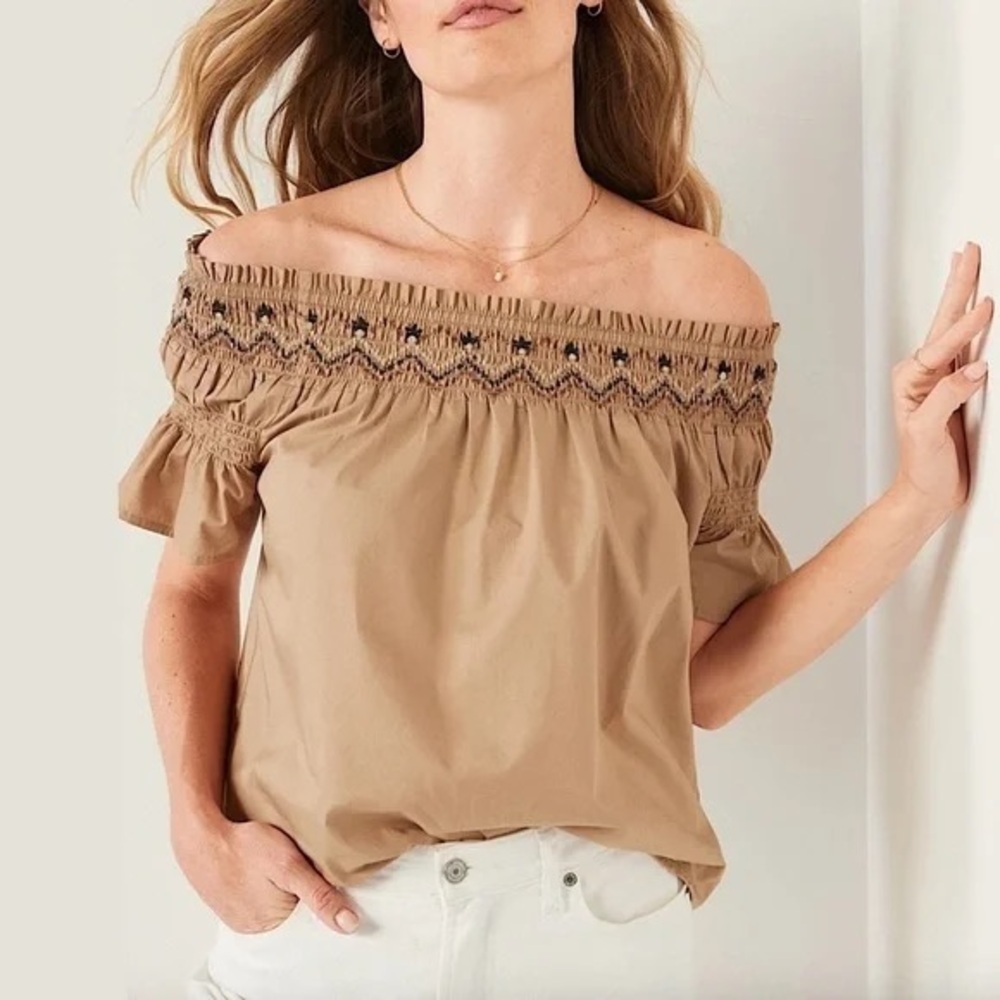 🎁Old Navy Smocked Embroidered Flutter Sleeve Top